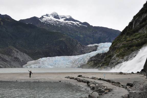 Aproximando-se da Medenhall Glacier e da Nugget Falls, em Juneau, a capital do Alaska